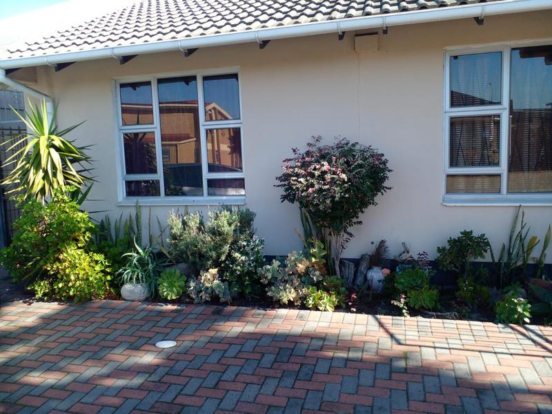 5 Bedroom Property for Sale in Tuscany Glen Western Cape